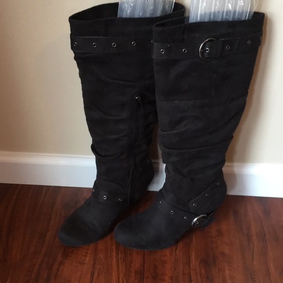 Black Suede Decree Suede Boots - Picture 1 of 6